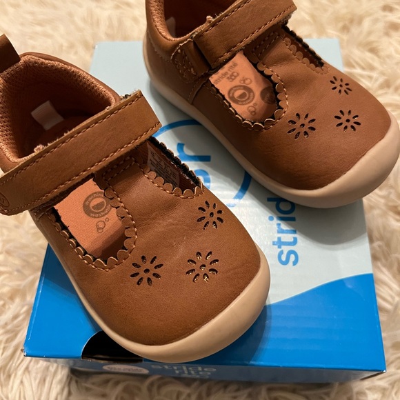 Stride Rite Tan Baby Walker Shoes - Picture 1 of 3